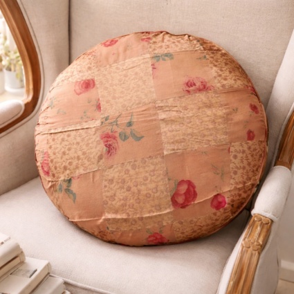 English Rose Round cushion