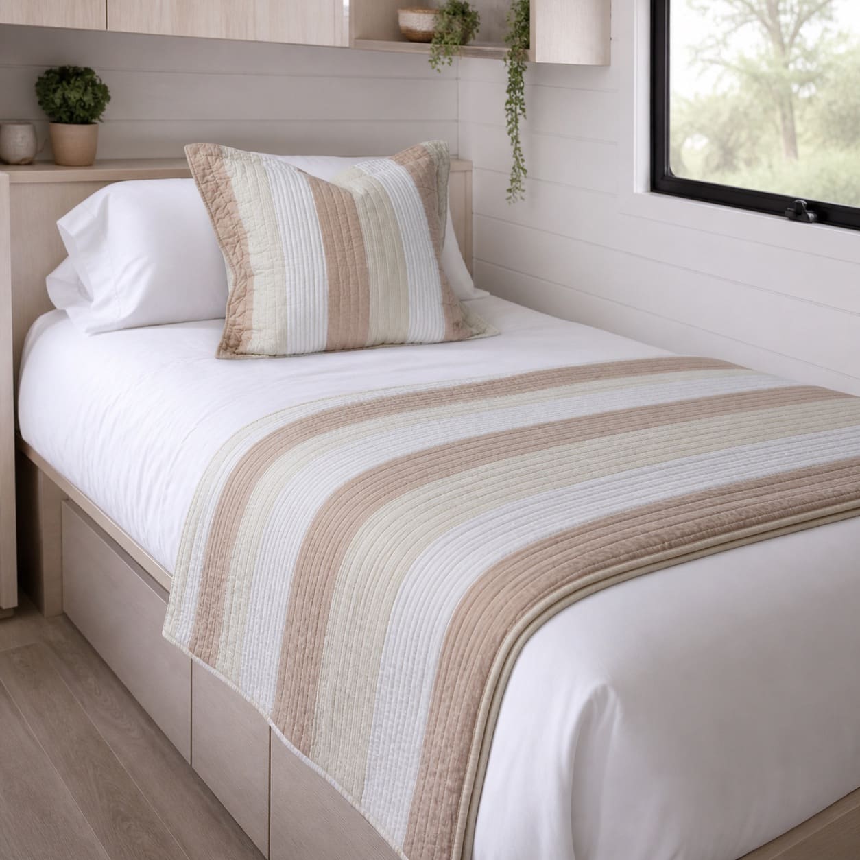 Richard bed throw set